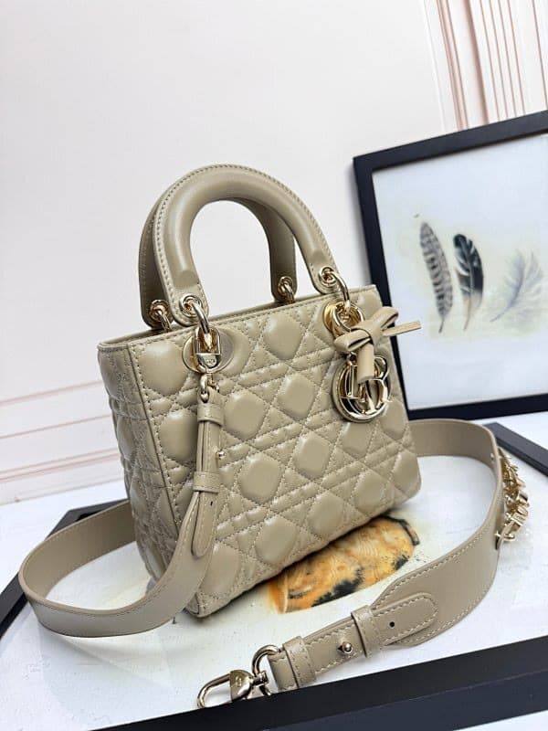 Product thumbnail 9