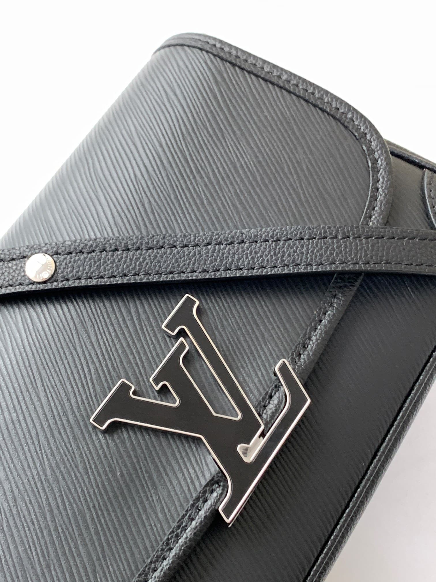 Product thumbnail 8