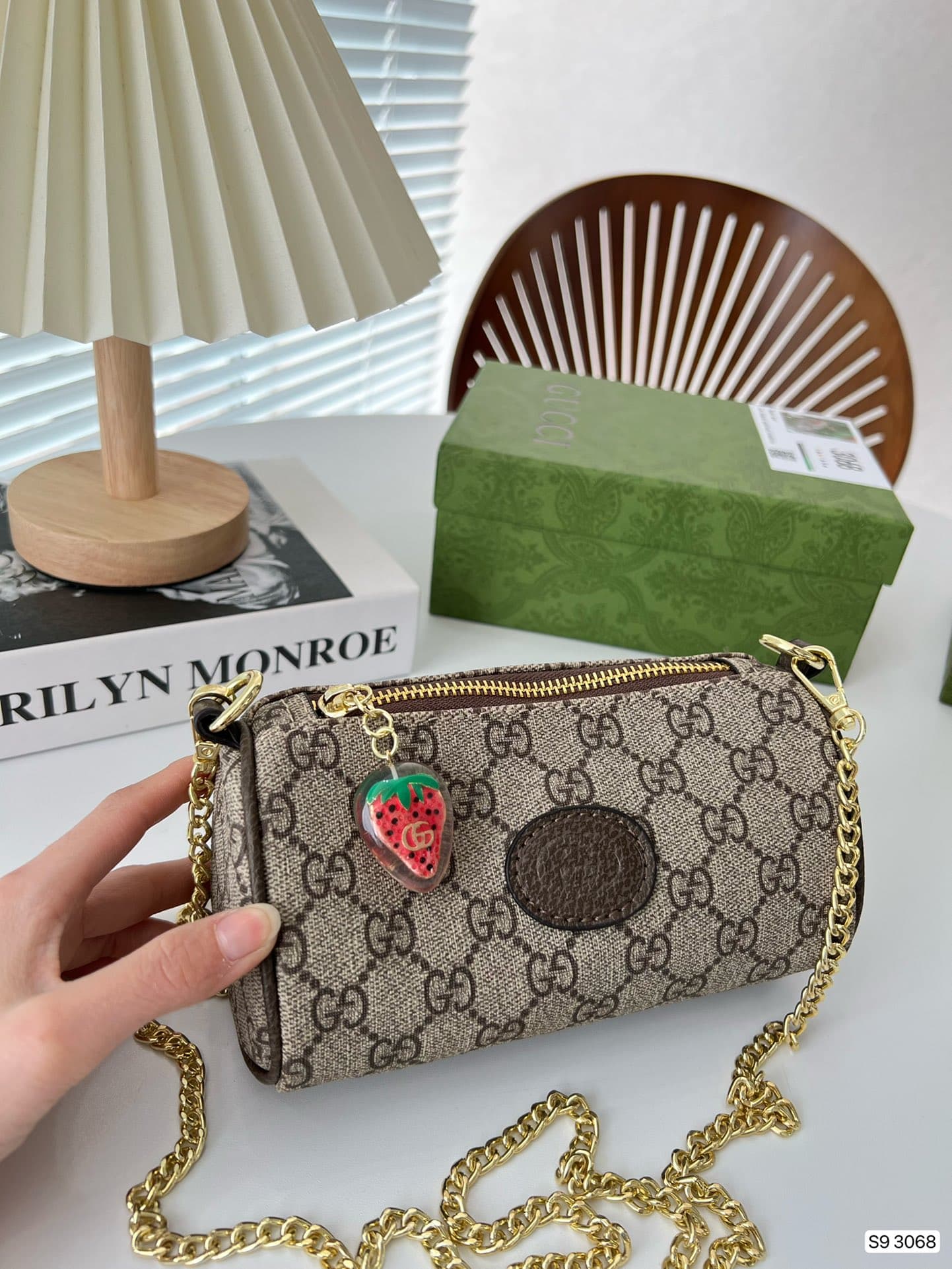 Product thumbnail 1
