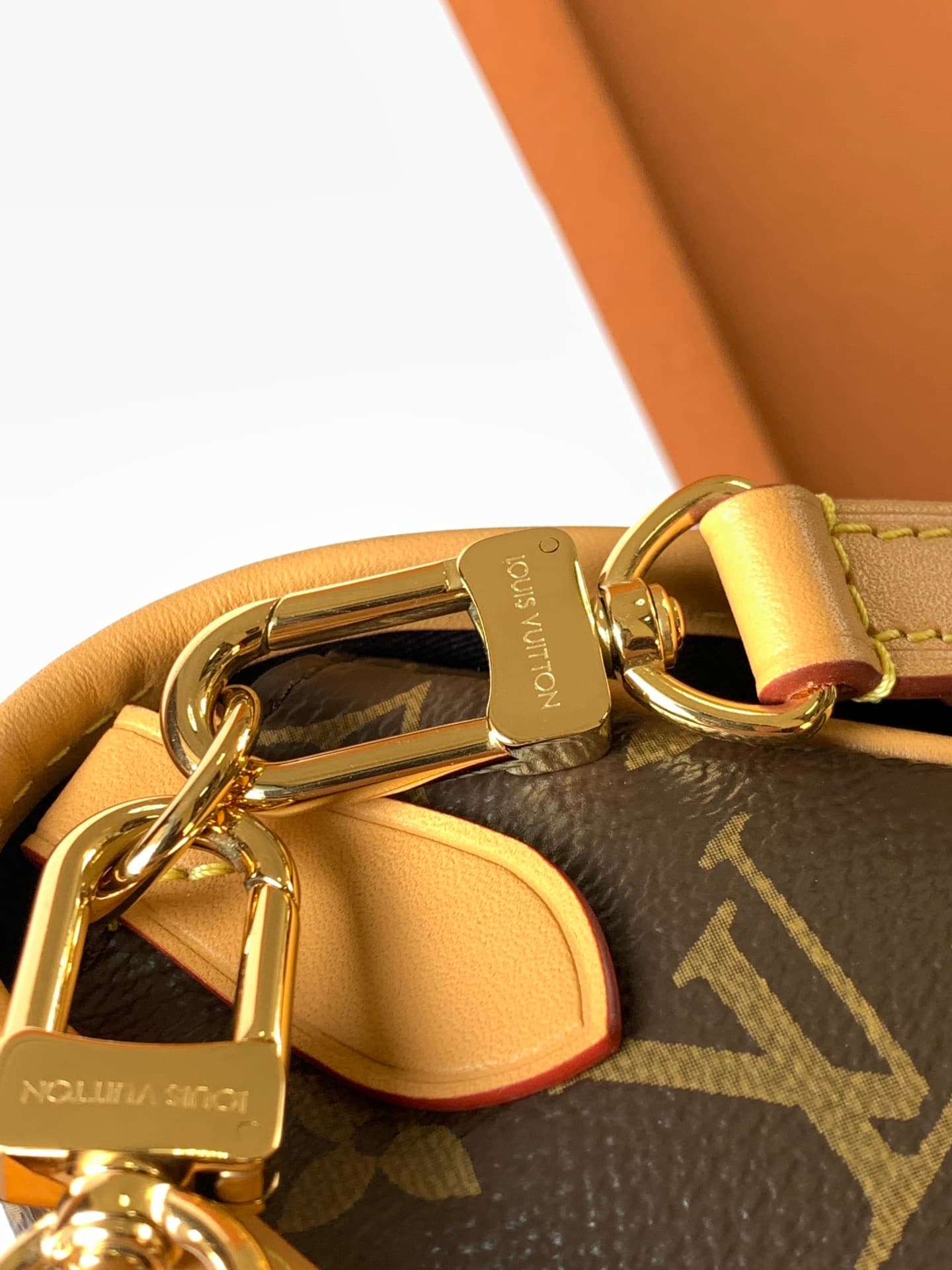 Product thumbnail 4